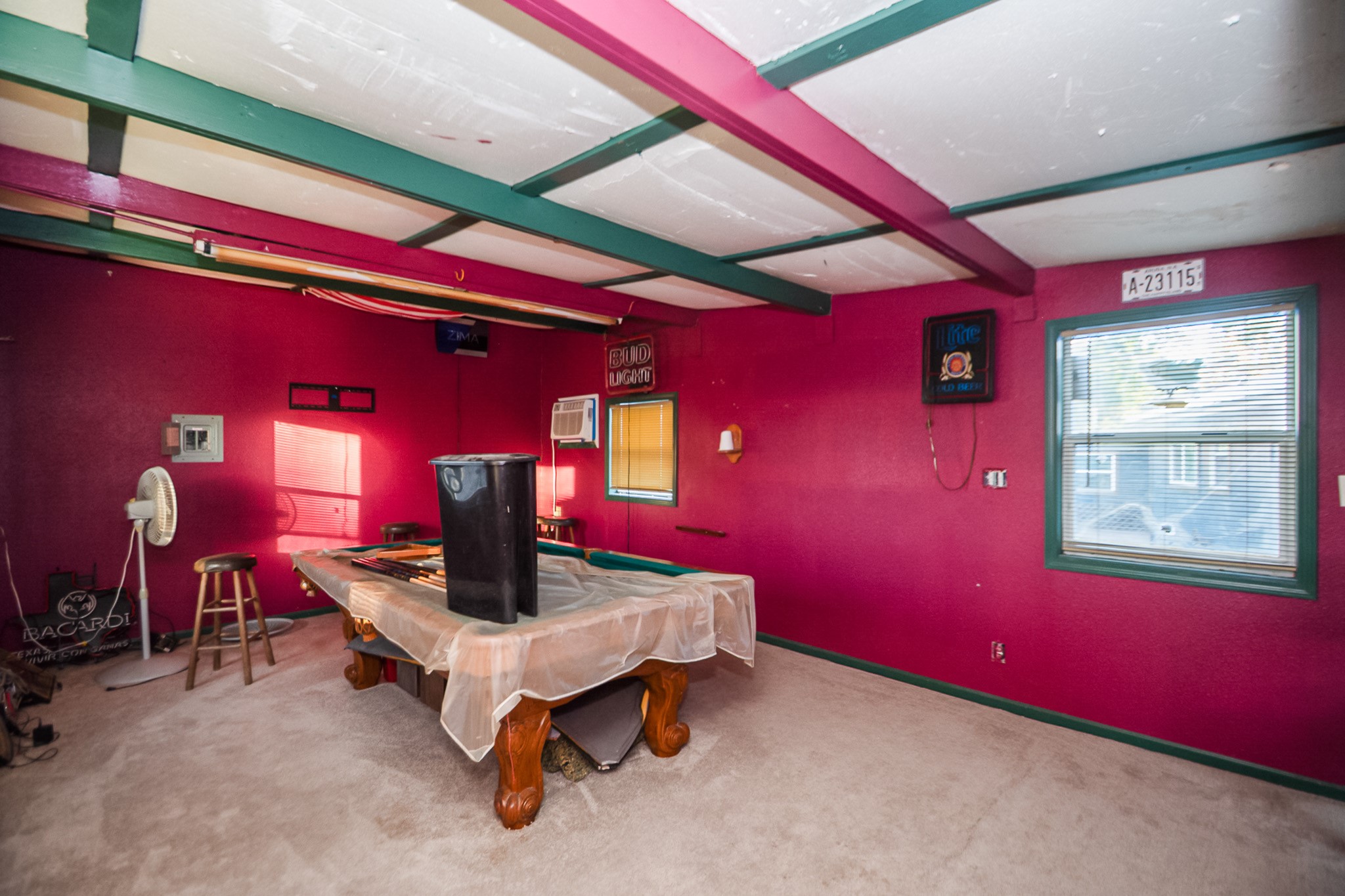 stand alone game-room
behind the main home