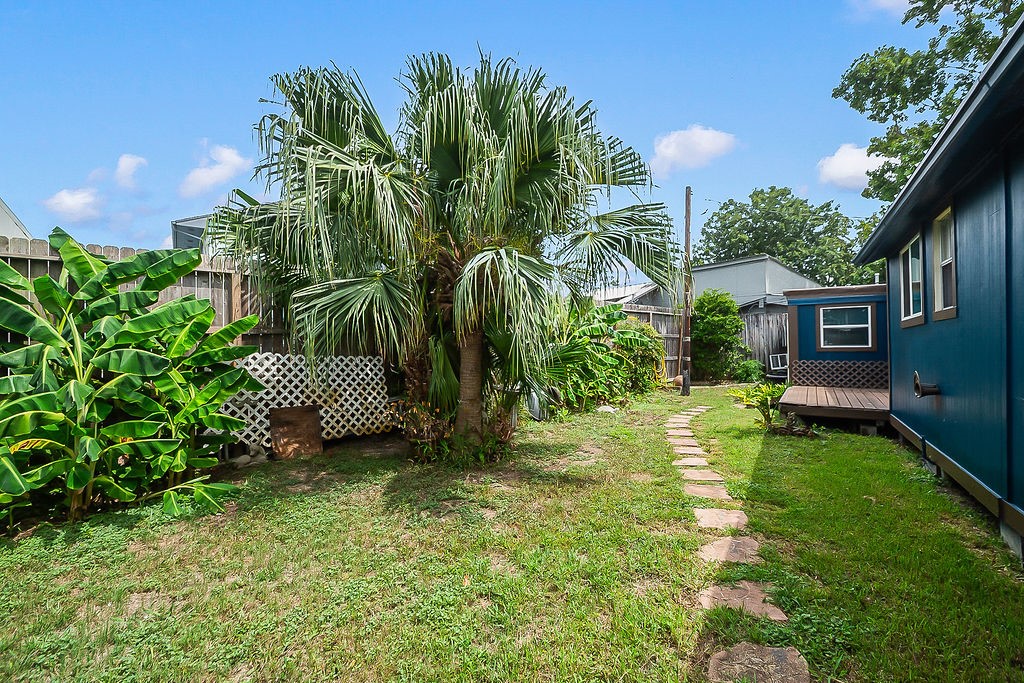 4415 W Bayshore Drive, Bacliff, TX 77518