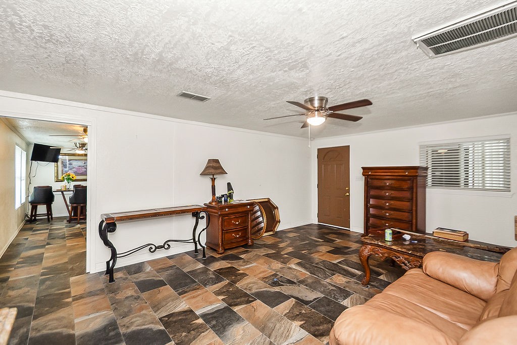 4415 W Bayshore Drive, Bacliff, TX 77518 4415 W Bayshore Drive, Bacliff, TX 77518