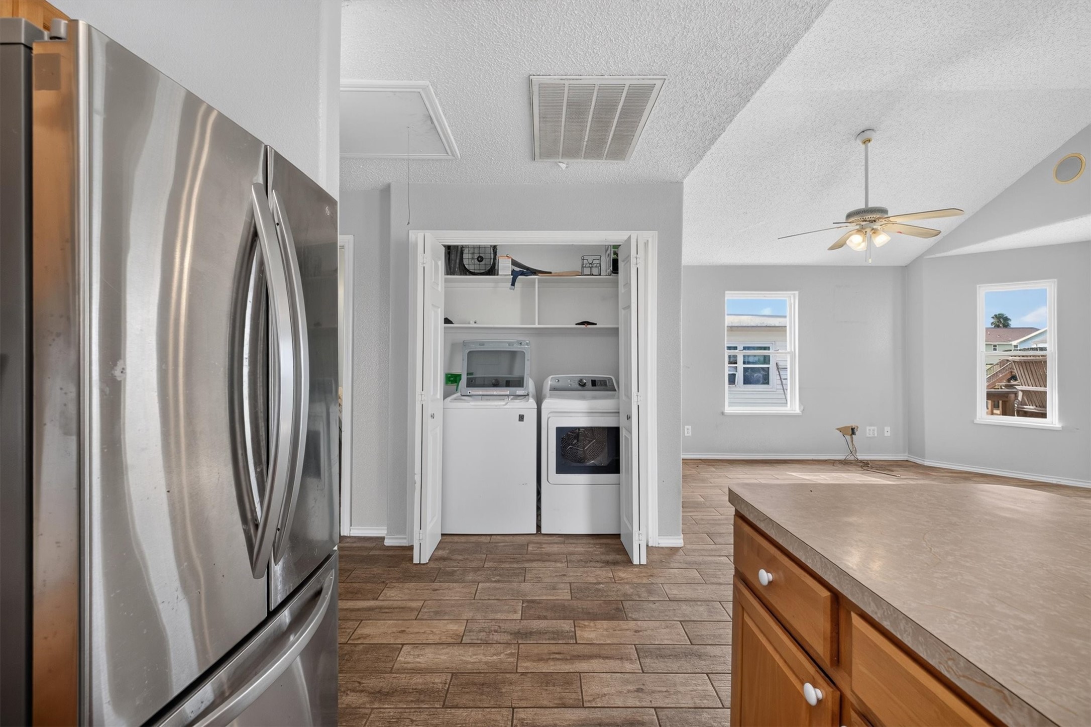 3931 Navarro Drive, Galveston, TX 77554