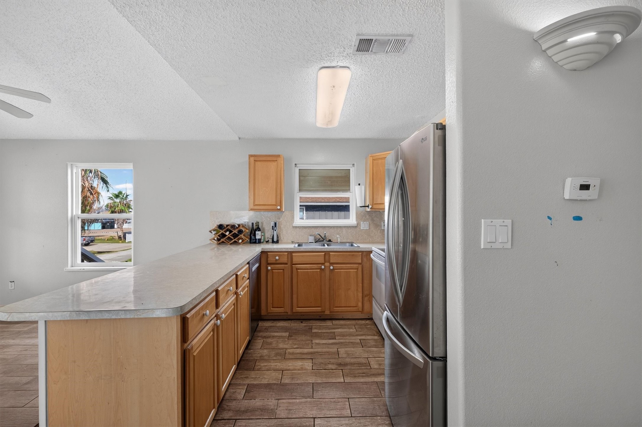 3931 Navarro Drive, Galveston, TX 77554