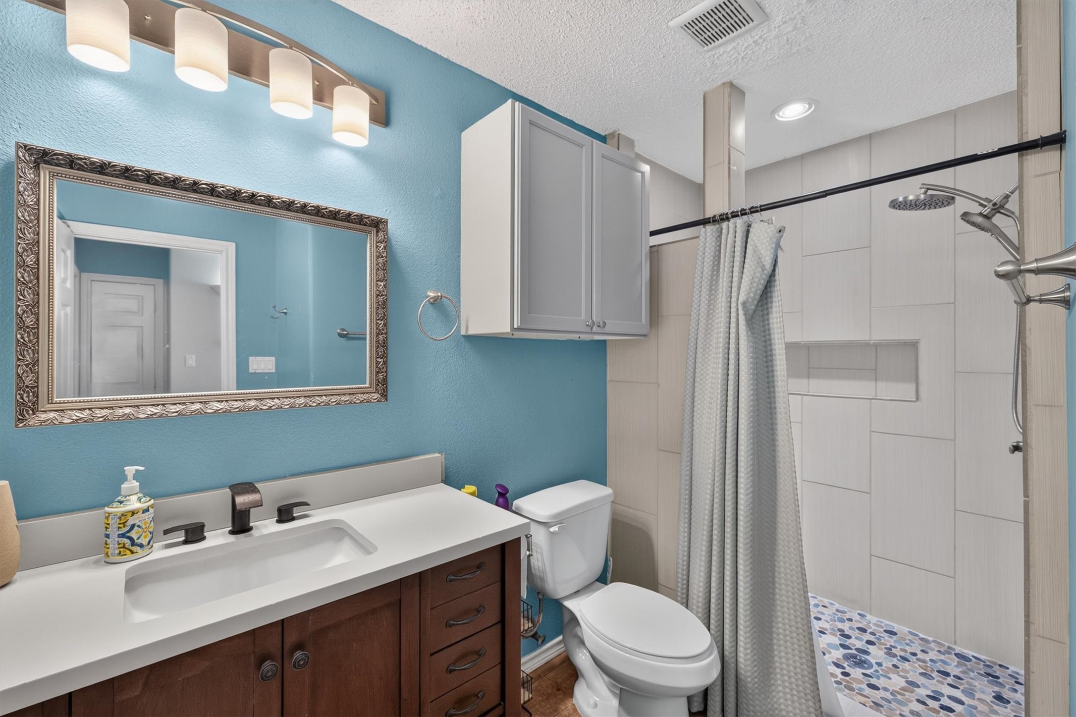 3931 Navarro Drive, Galveston, TX 77554