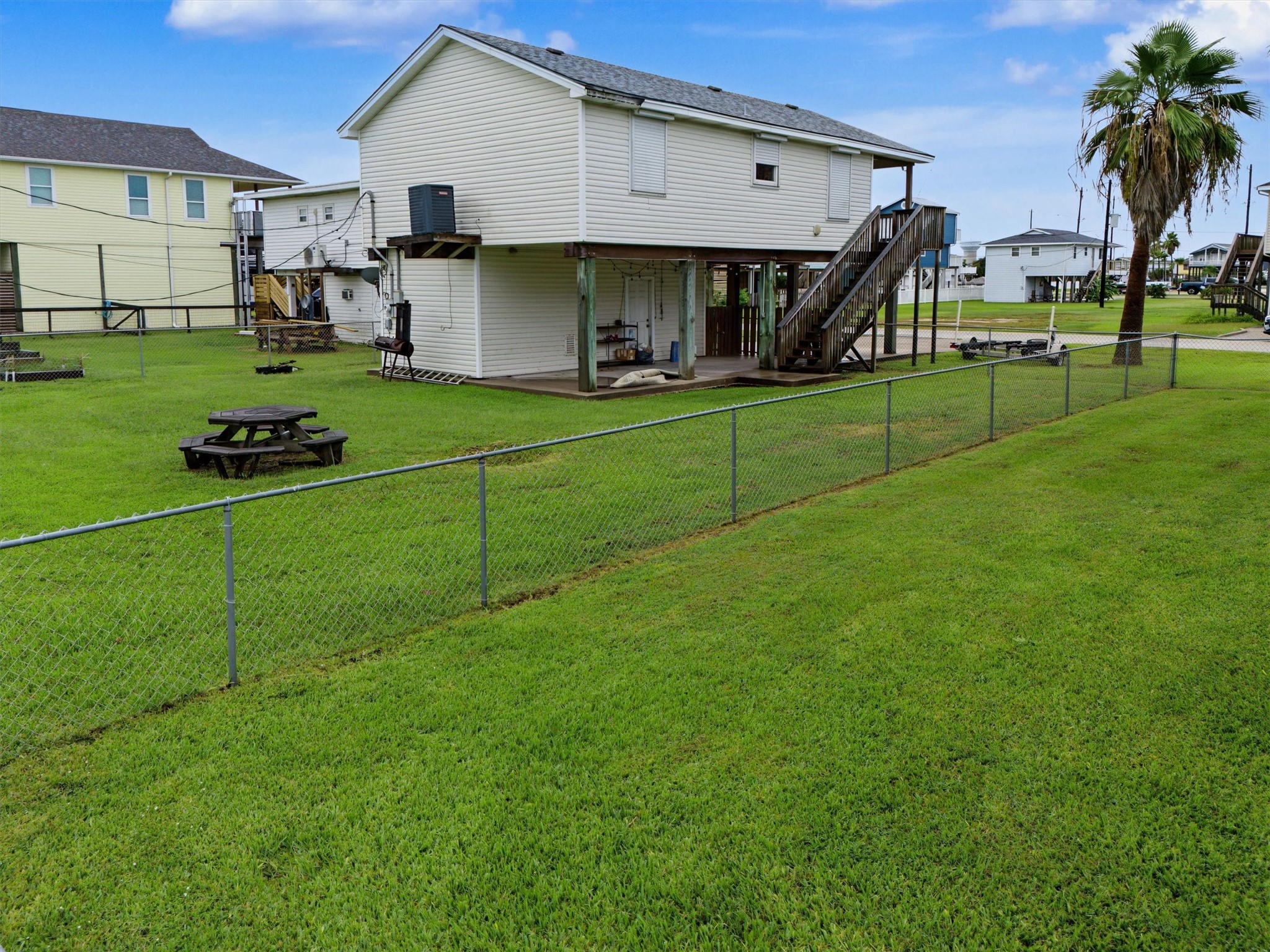3931 Navarro Drive, Galveston, TX 77554