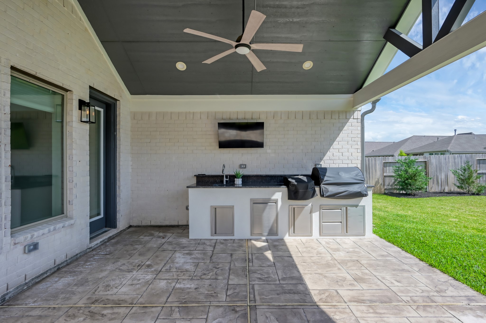 550 Chestnut Reef Court, Conroe, TX 77304