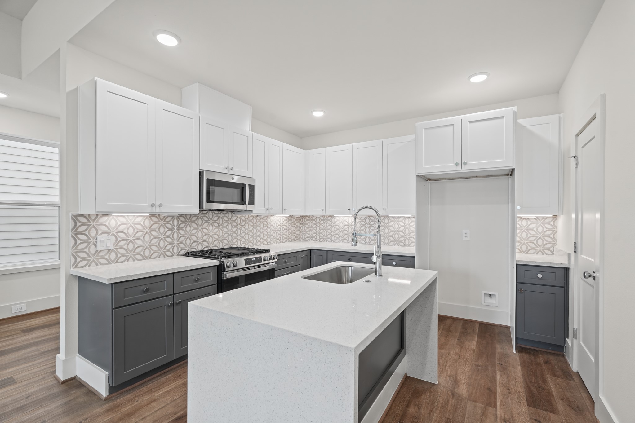 881 Rachel Street, #E, Houston, TX 77091