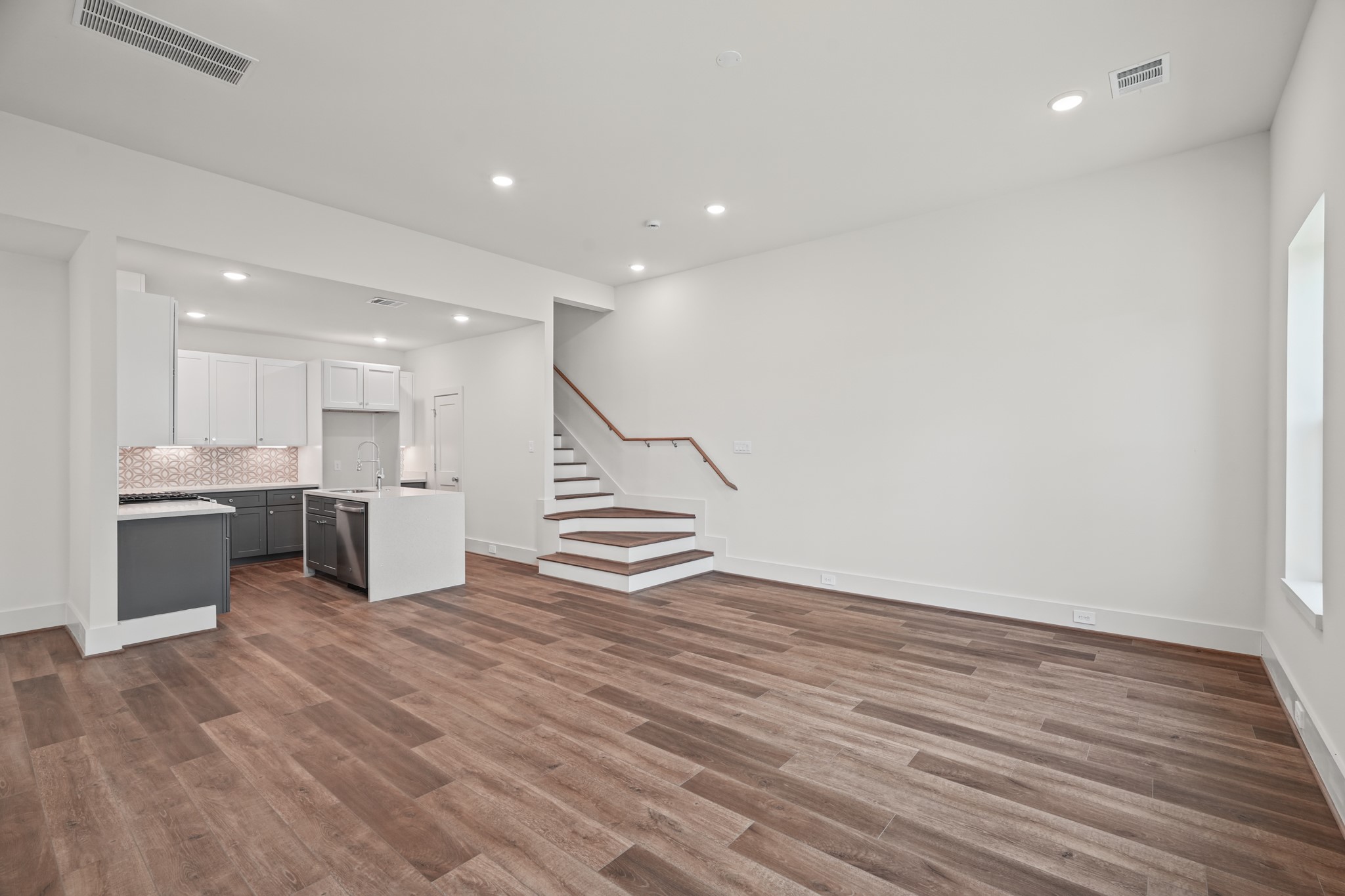 881 Rachel Street, #E, Houston, TX 77091