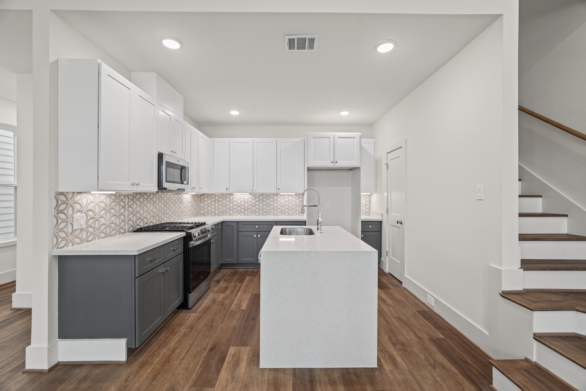 881 Rachel Street, #E, Houston, TX 77091