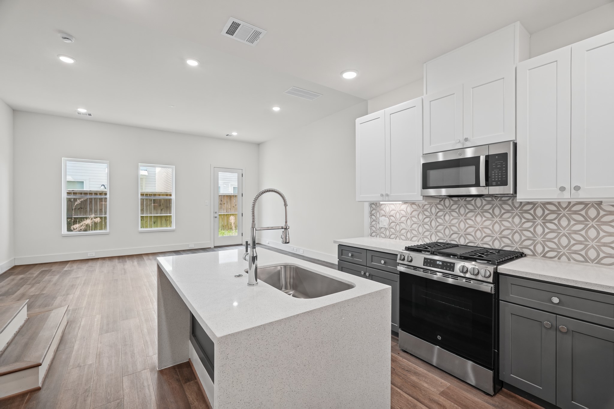 881 Rachel Street, #E, Houston, TX 77091