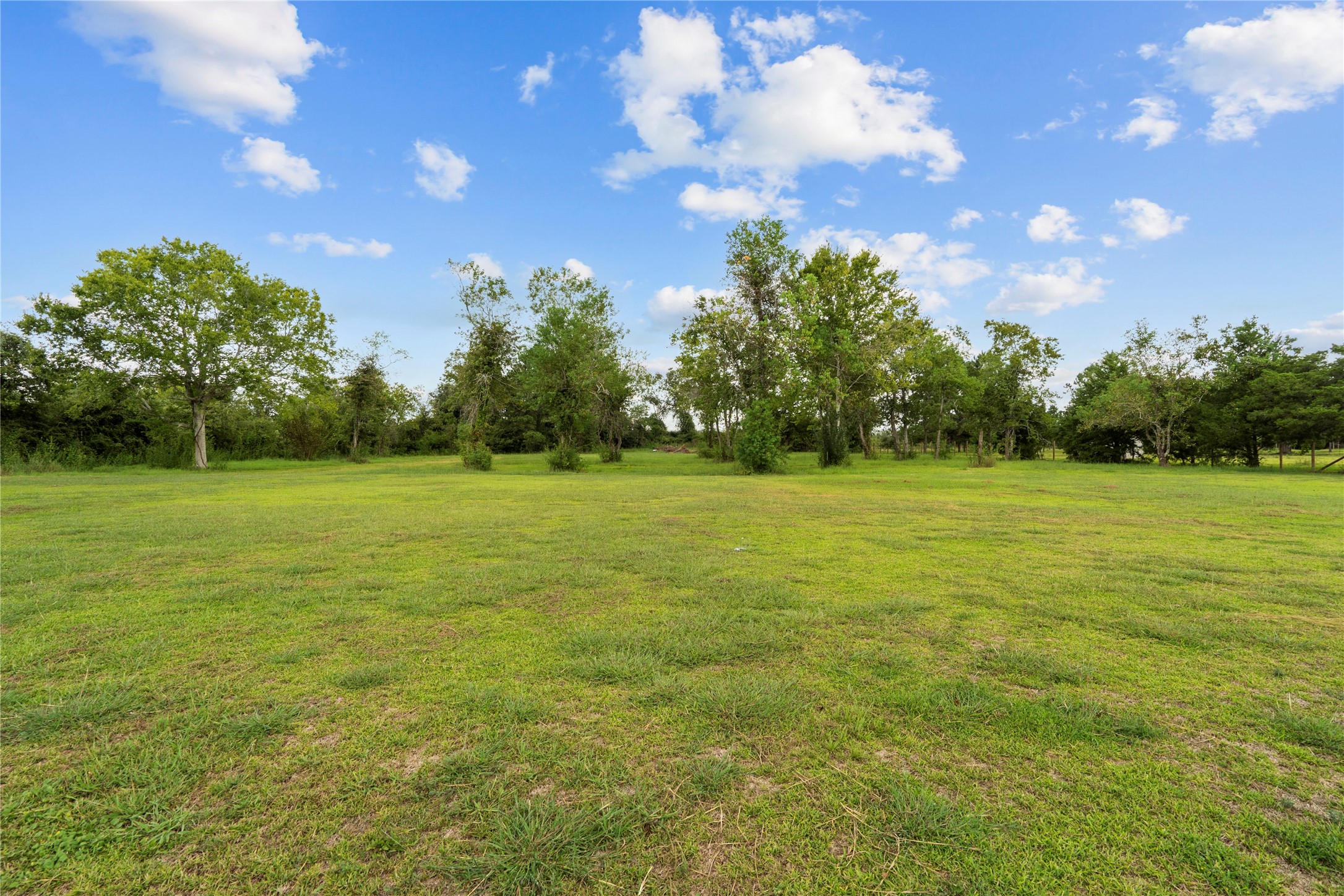 4886 Wickwillow Lane, Alvin, TX 77511
