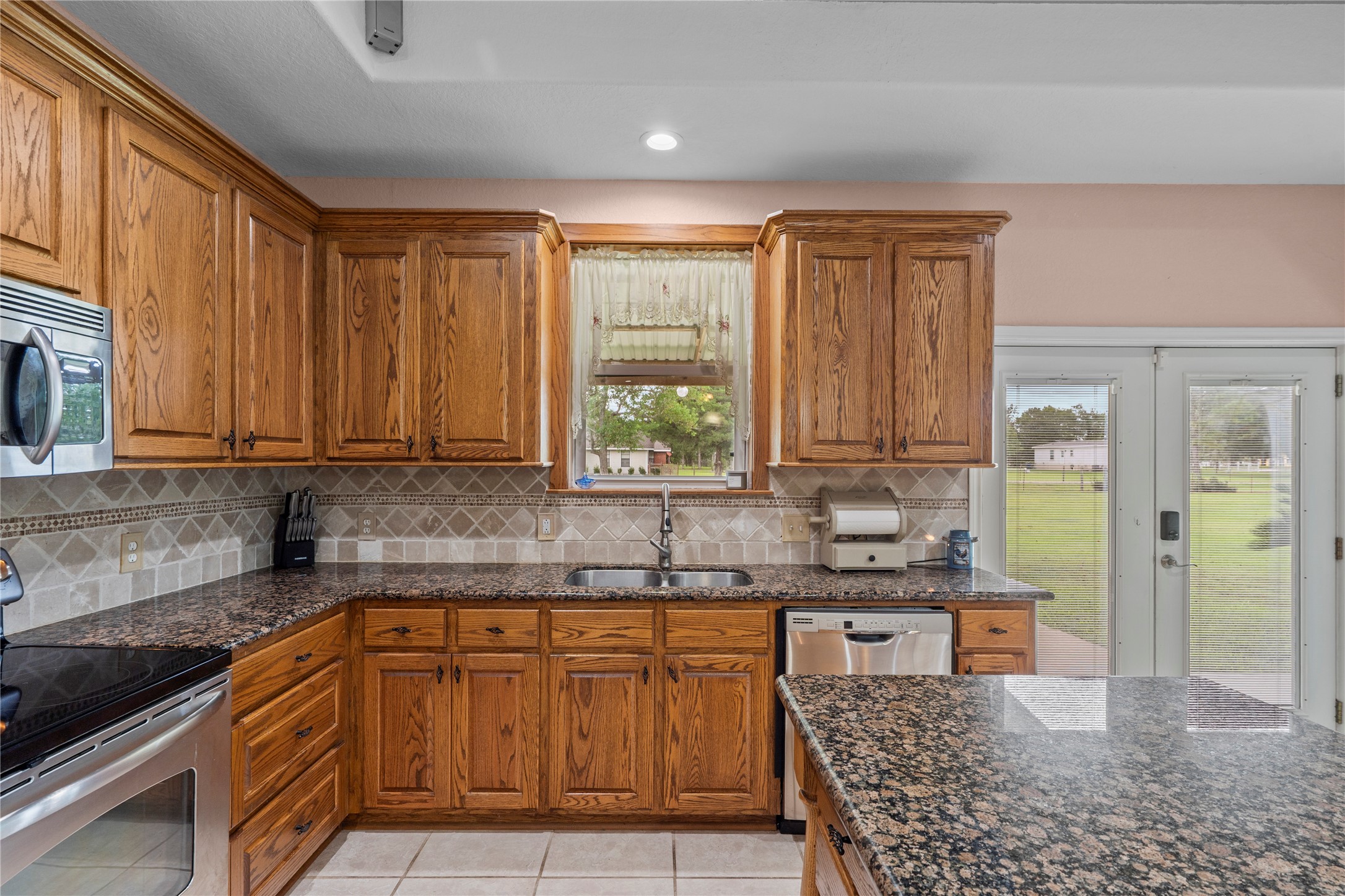 4886 Wickwillow Lane, Alvin, TX 77511