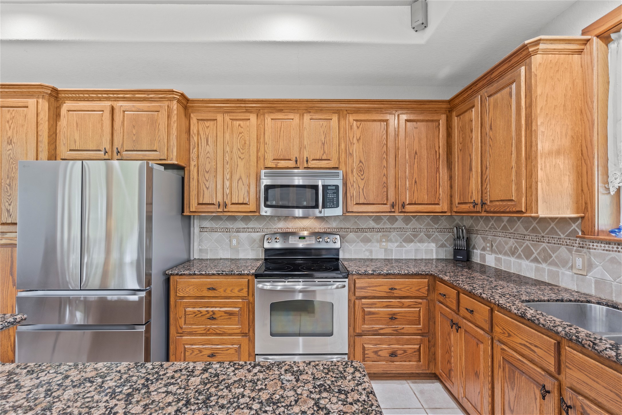 4886 Wickwillow Lane, Alvin, TX 77511