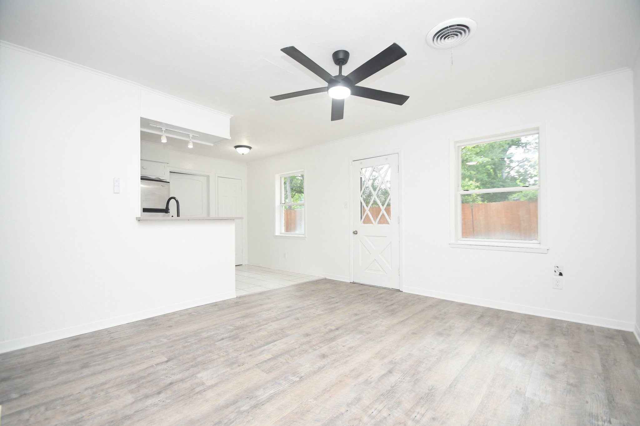 4711 Illinois Street, Dickinson, TX 77539 4711 Illinois Street, Dickinson, TX 77539