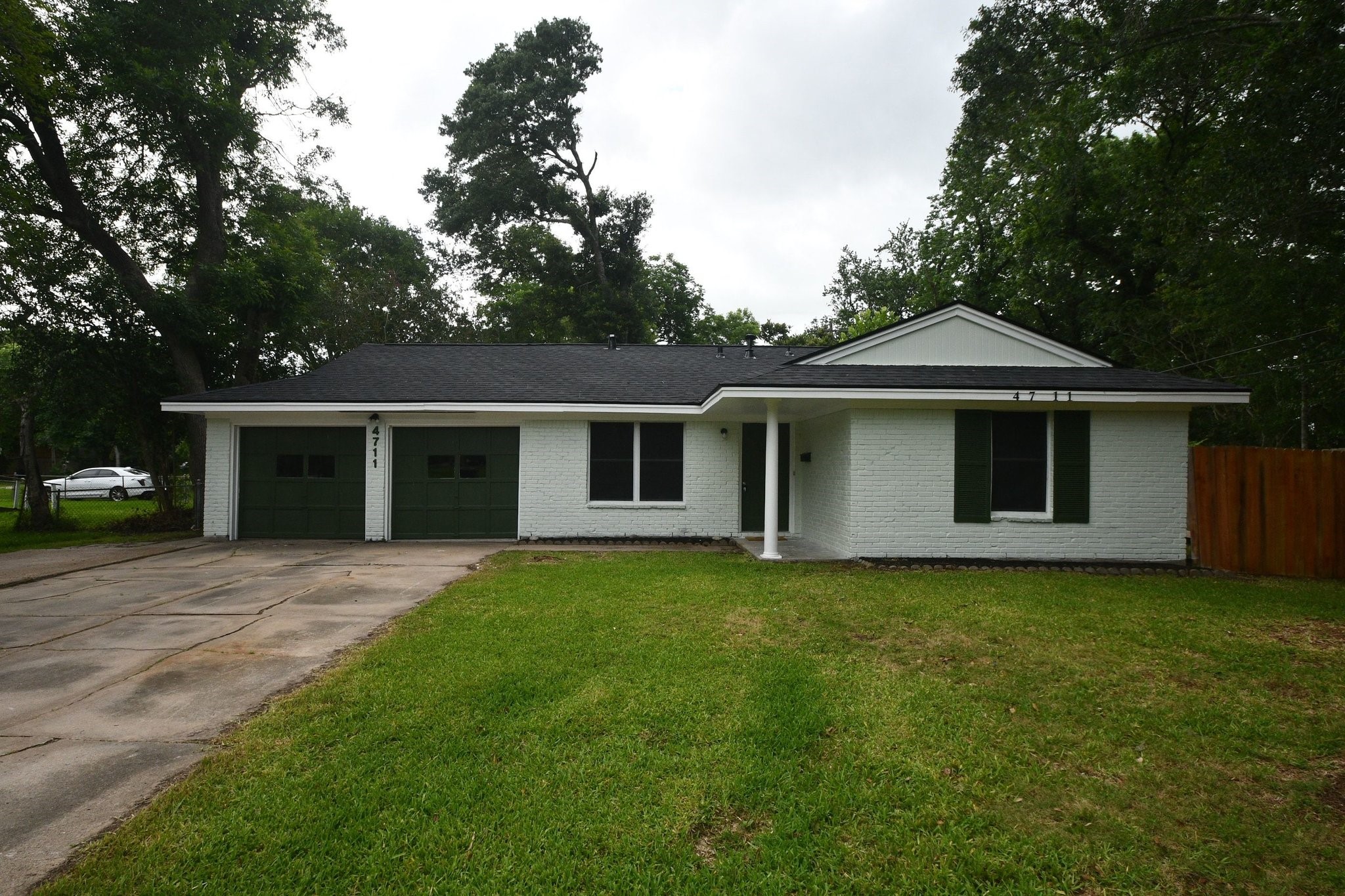 4711 Illinois Street, Dickinson, TX 77539 4711 Illinois Street, Dickinson, TX 77539