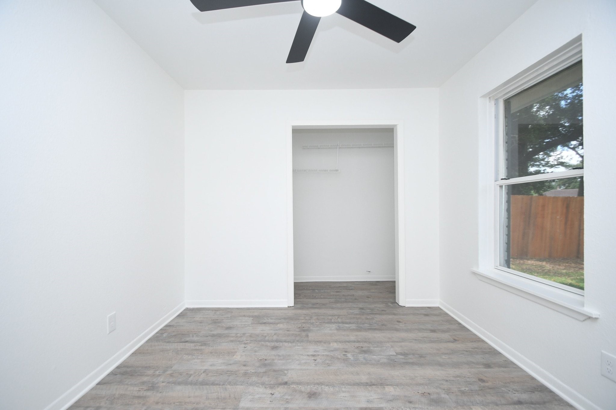 4711 Illinois Street, Dickinson, TX 77539
