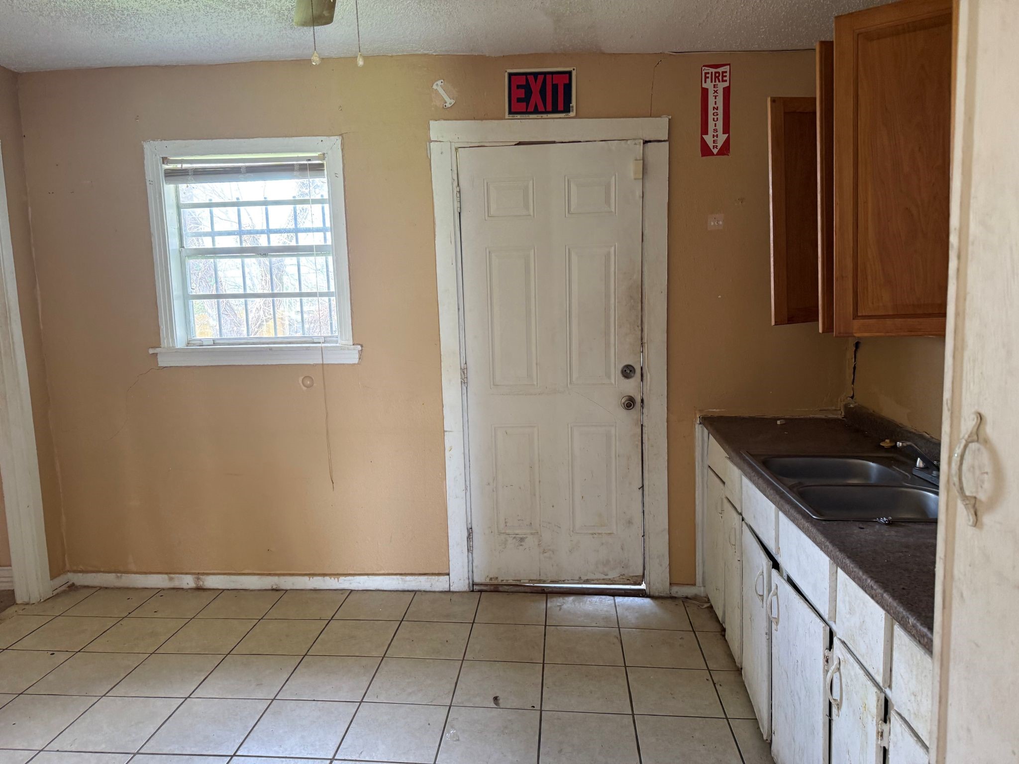 4809 Wenda Street, Houston, TX 77033 4809 Wenda Street, Houston, TX 77033