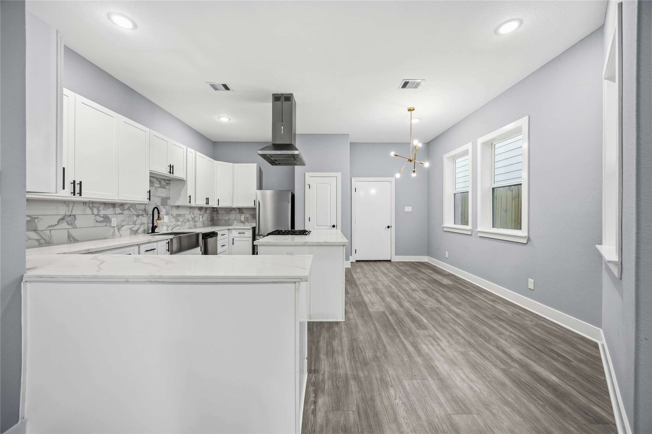 4627 New Orleans Street, Houston, TX 77020 4627 New Orleans Street, Houston, TX 77020