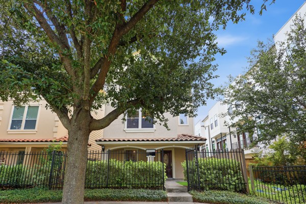 2202 Colorado Street, Houston, TX 77007 2202 Colorado Street, Houston, TX 77007