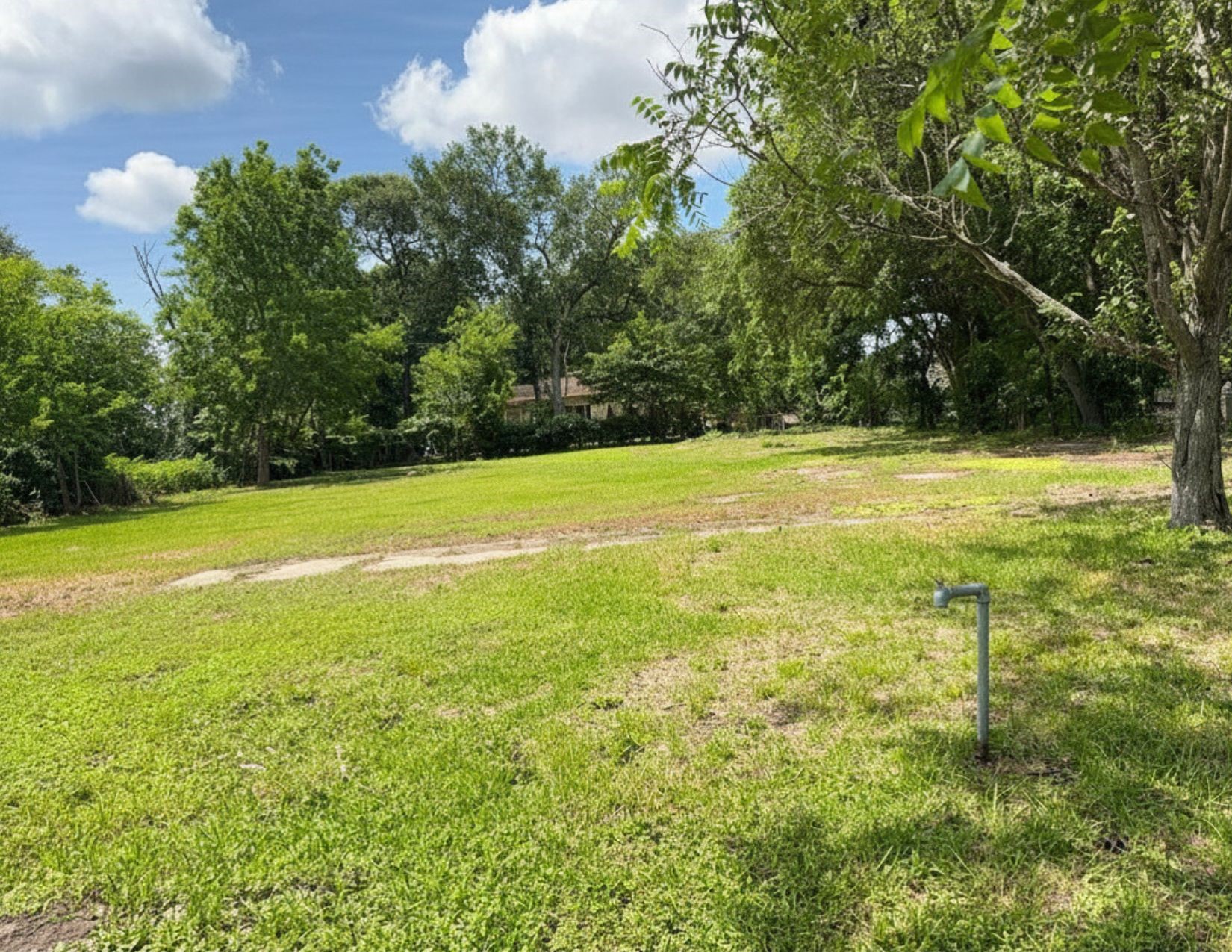 Additional front view of the property.