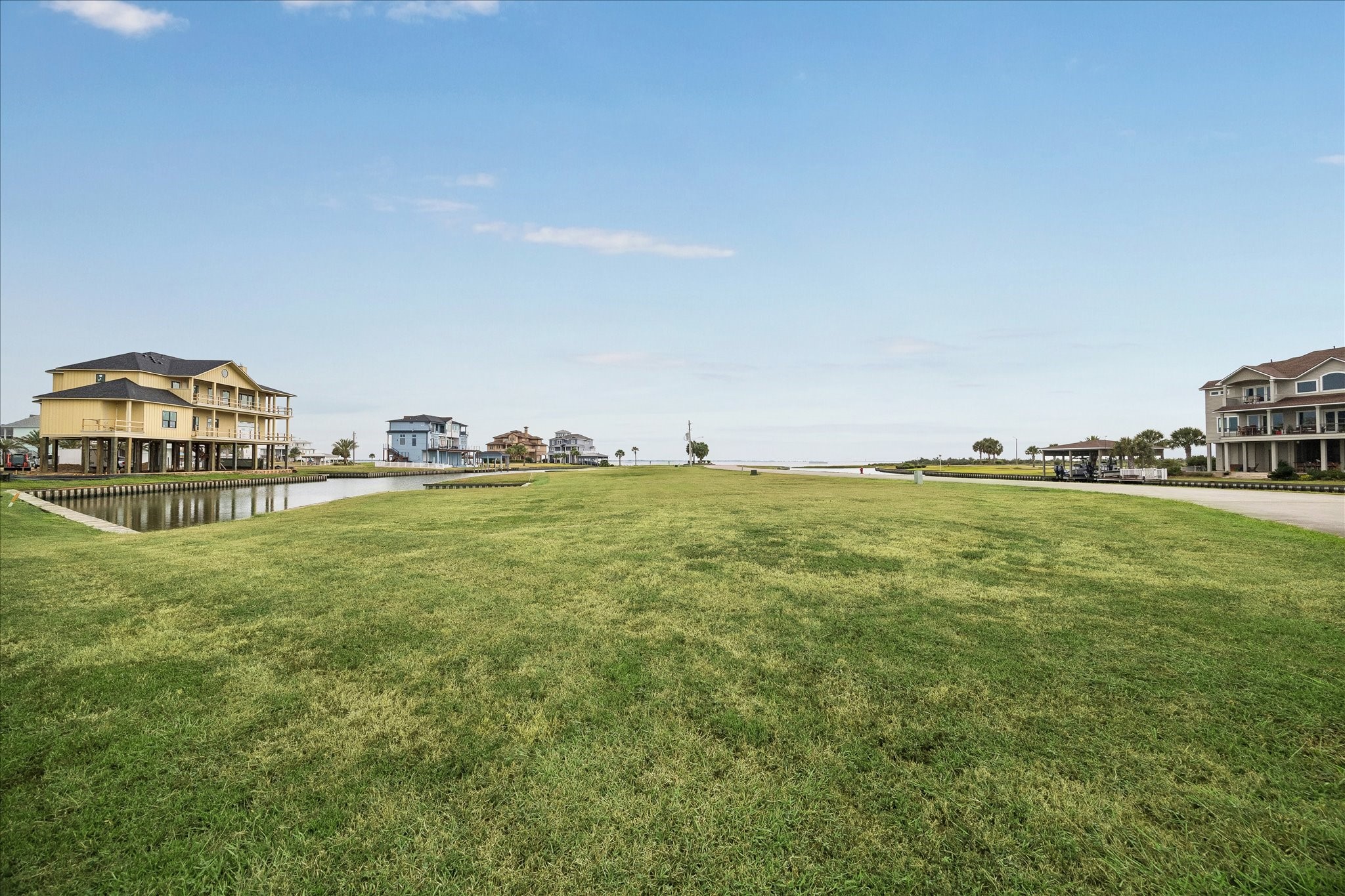 1 Summerland, Hitchcock, TX 77563