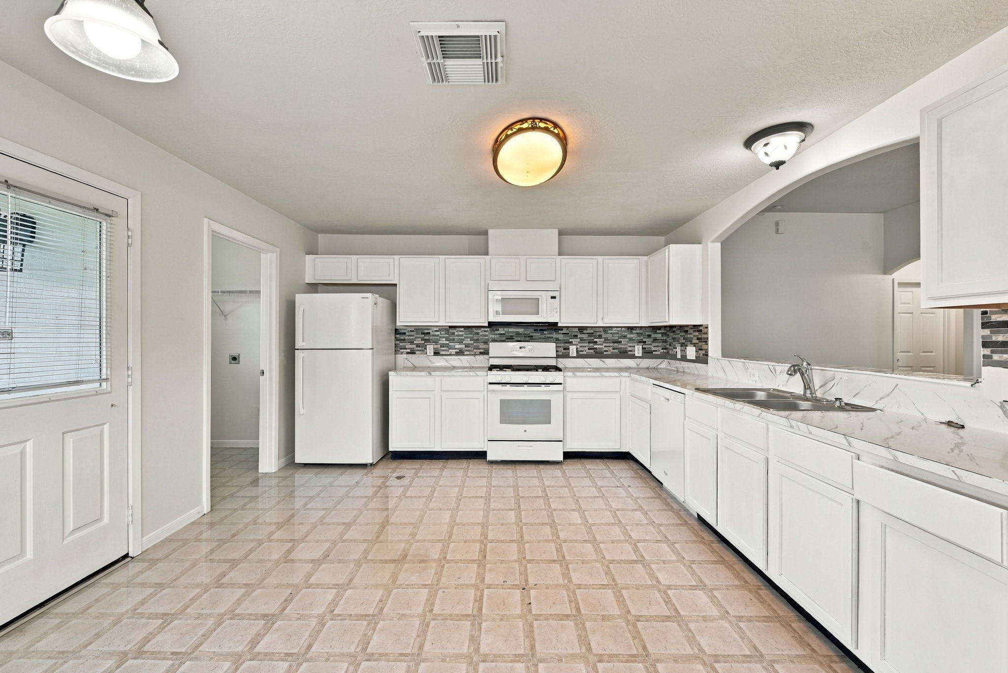6718 Devonport Drive, Katy, TX 77449 6718 Devonport Drive, Katy, TX 77449