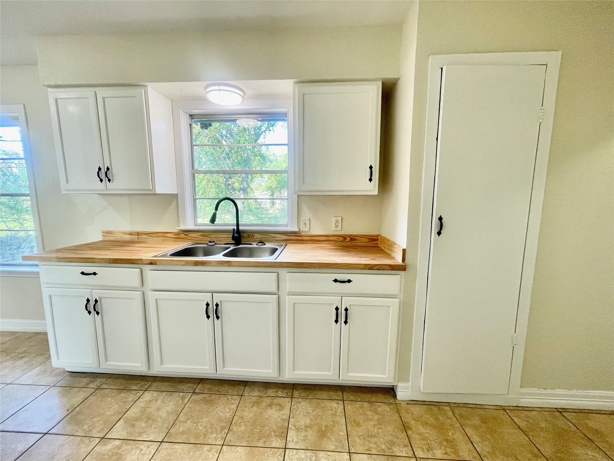 1206 W 11th Street, Freeport, TX 77541
