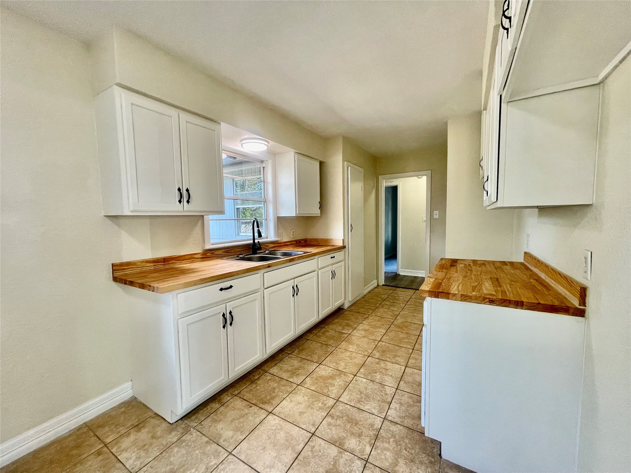 1206 W 11th Street, Freeport, TX 77541