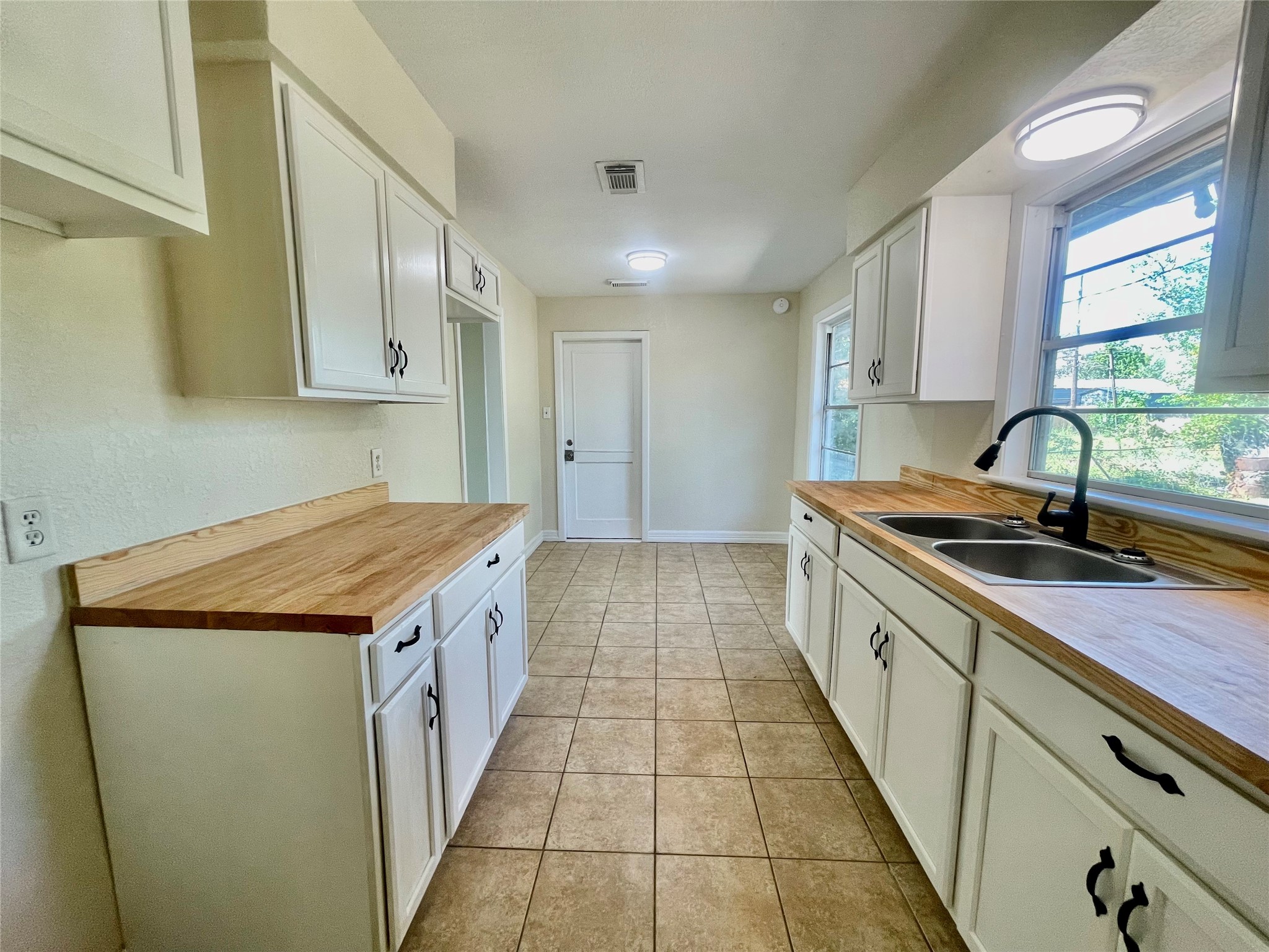 1206 W 11th Street, Freeport, TX 77541