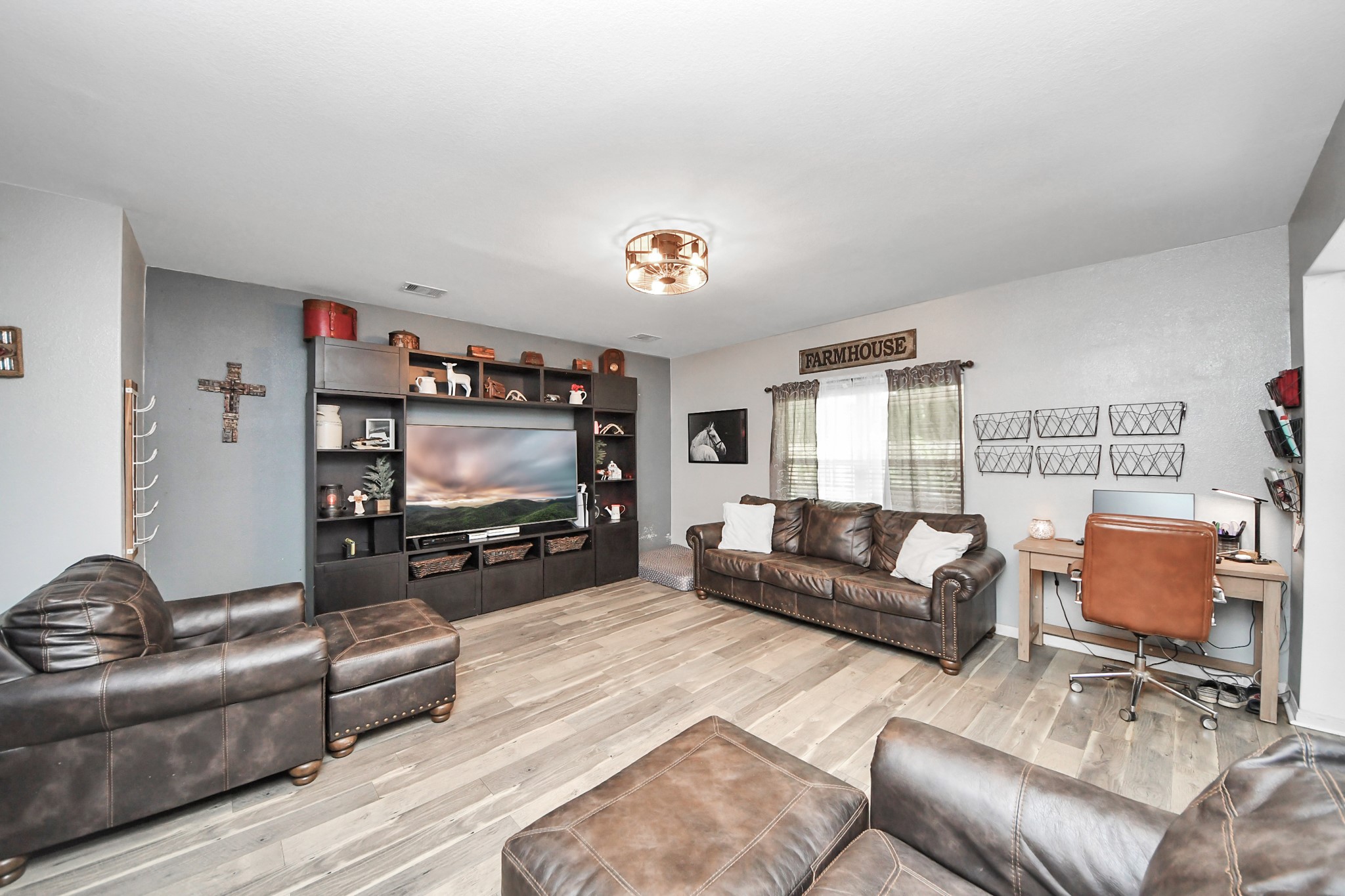 415 Hawks View Drive, La Marque, TX 77568