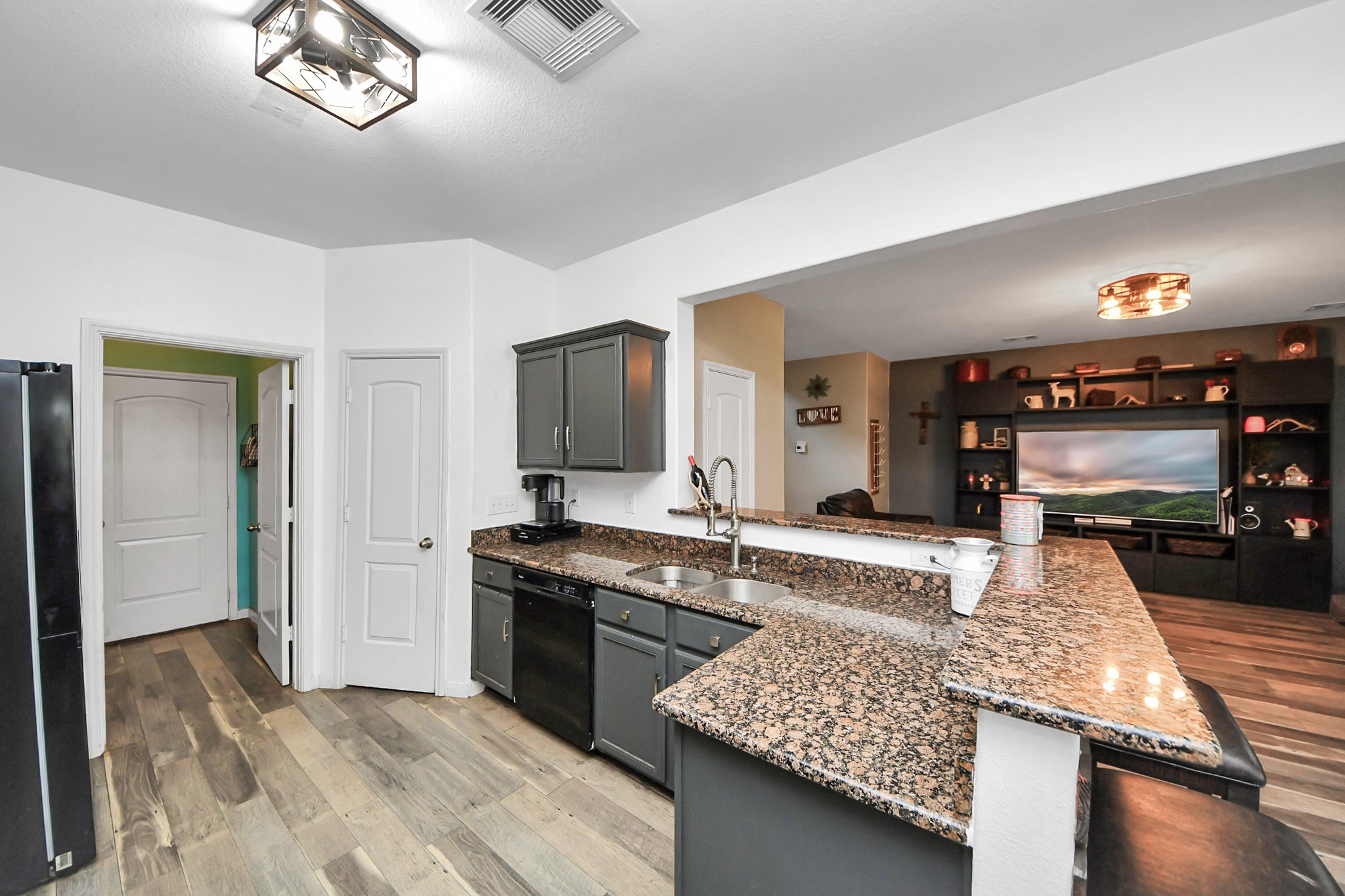 415 Hawks View Drive, La Marque, TX 77568