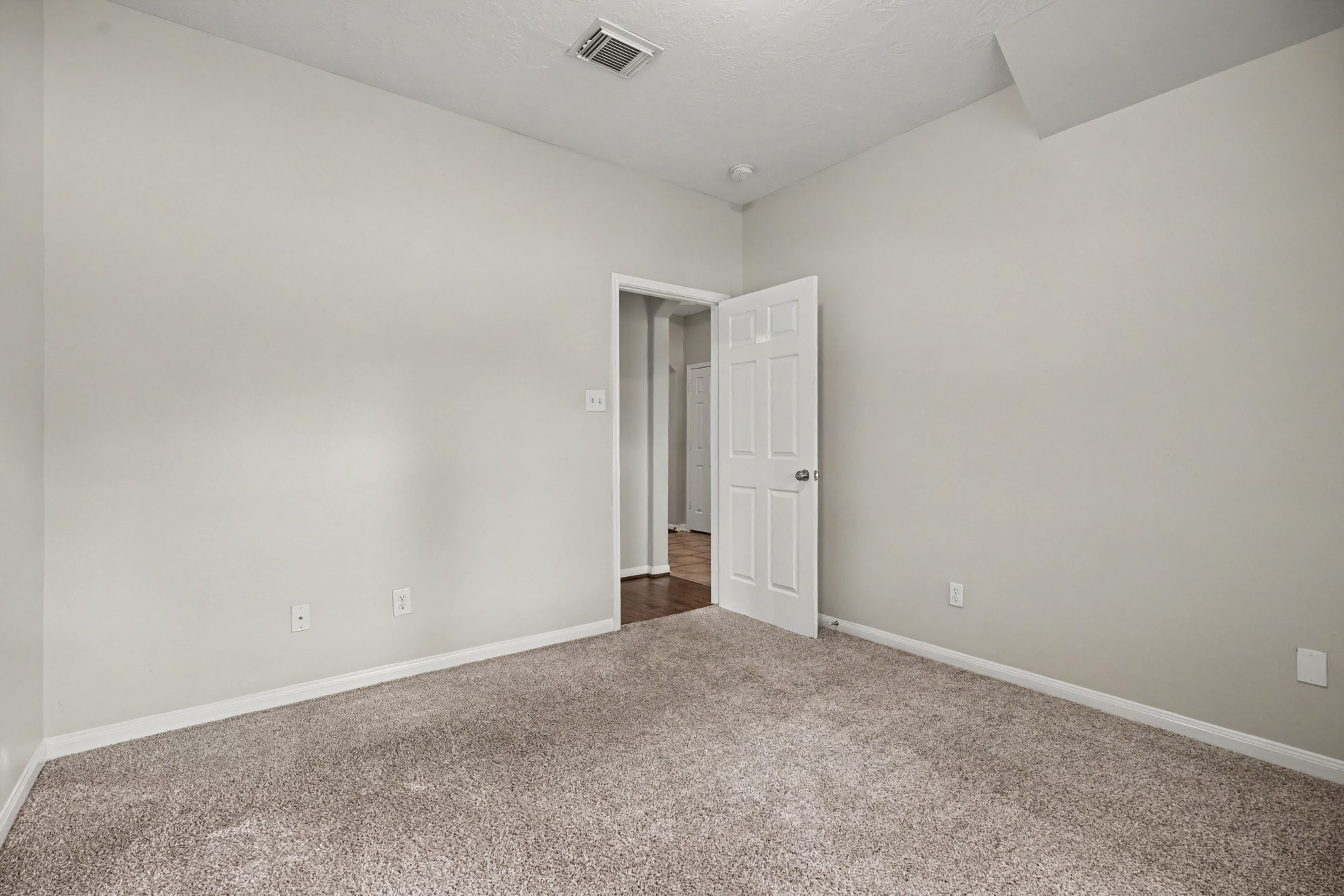 5139 Chase Park Circle, Bacliff, TX 77518