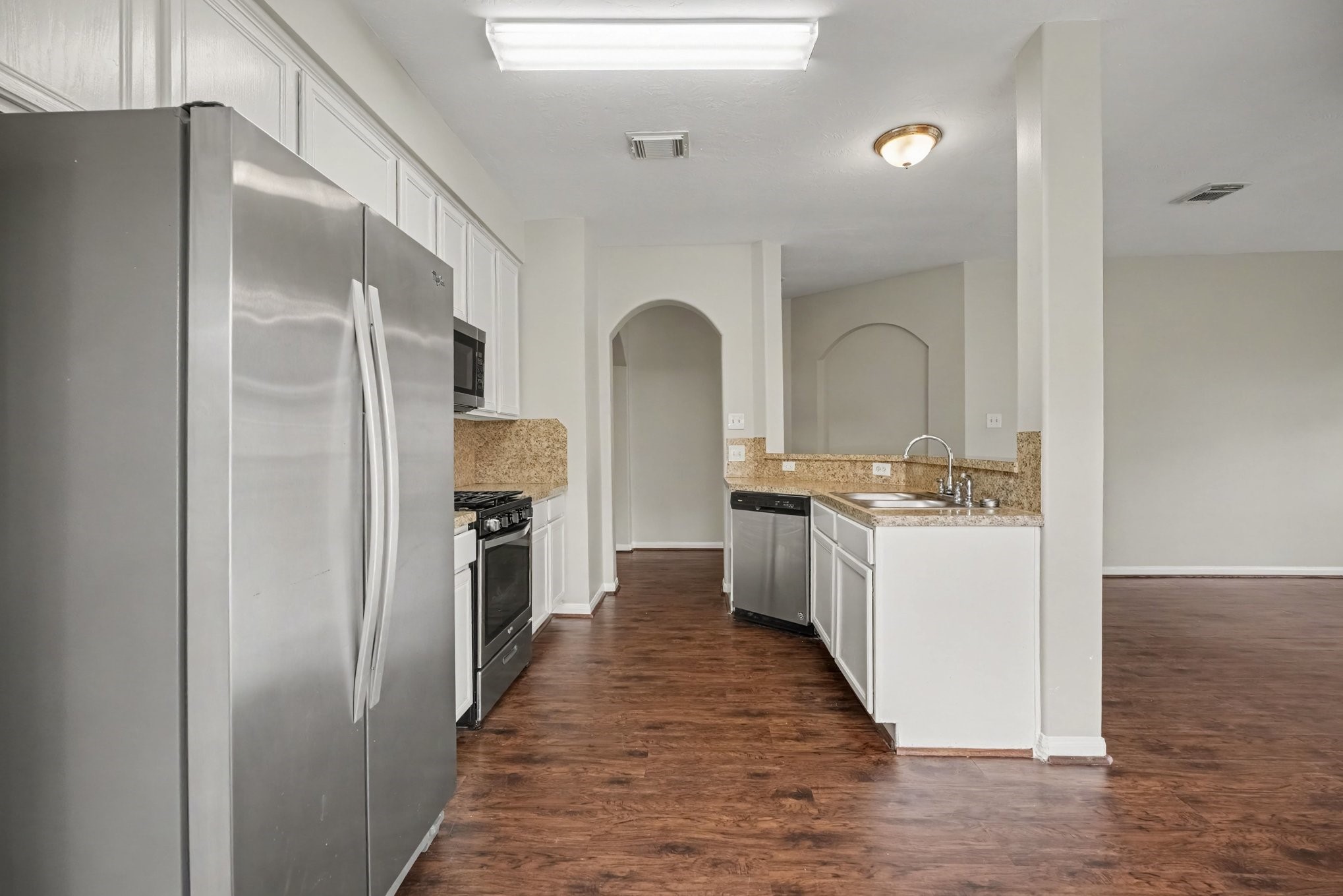 5139 Chase Park Circle, Bacliff, TX 77518