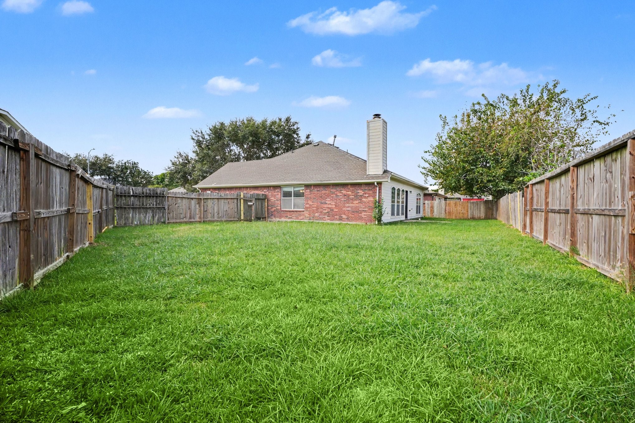 5139 Chase Park Circle, Bacliff, TX 77518