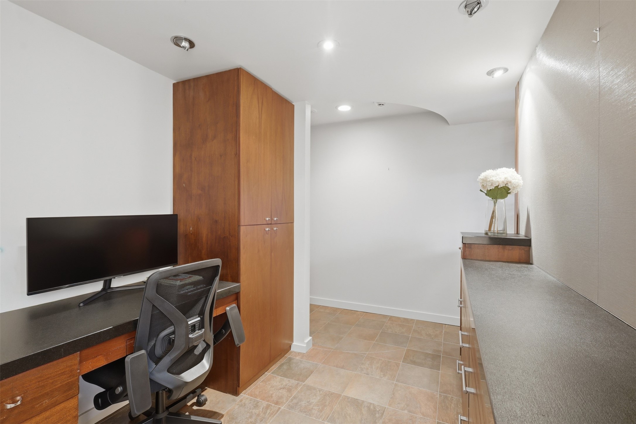 Convenient office area upon entry