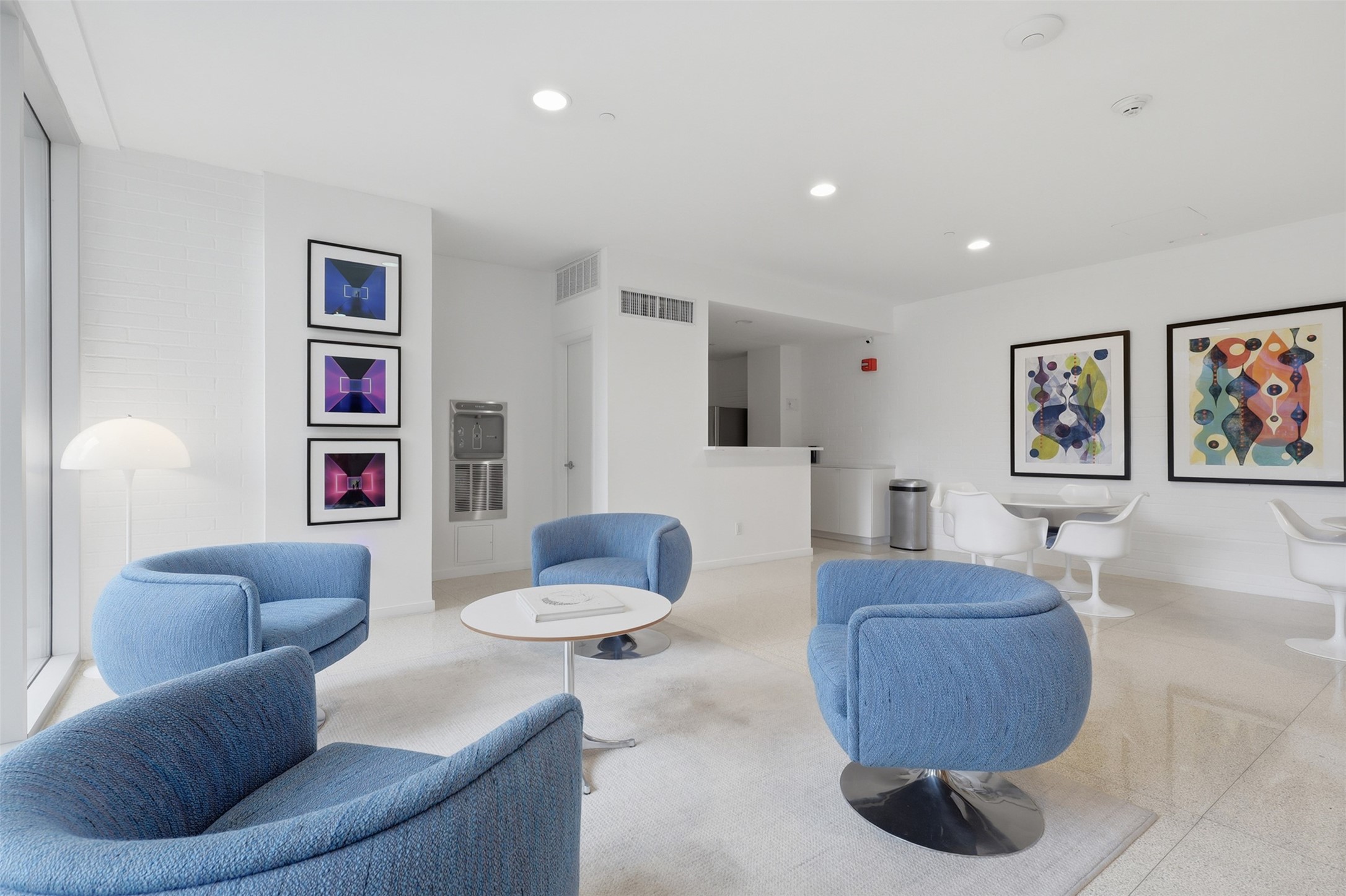 resident lounge in Parc V