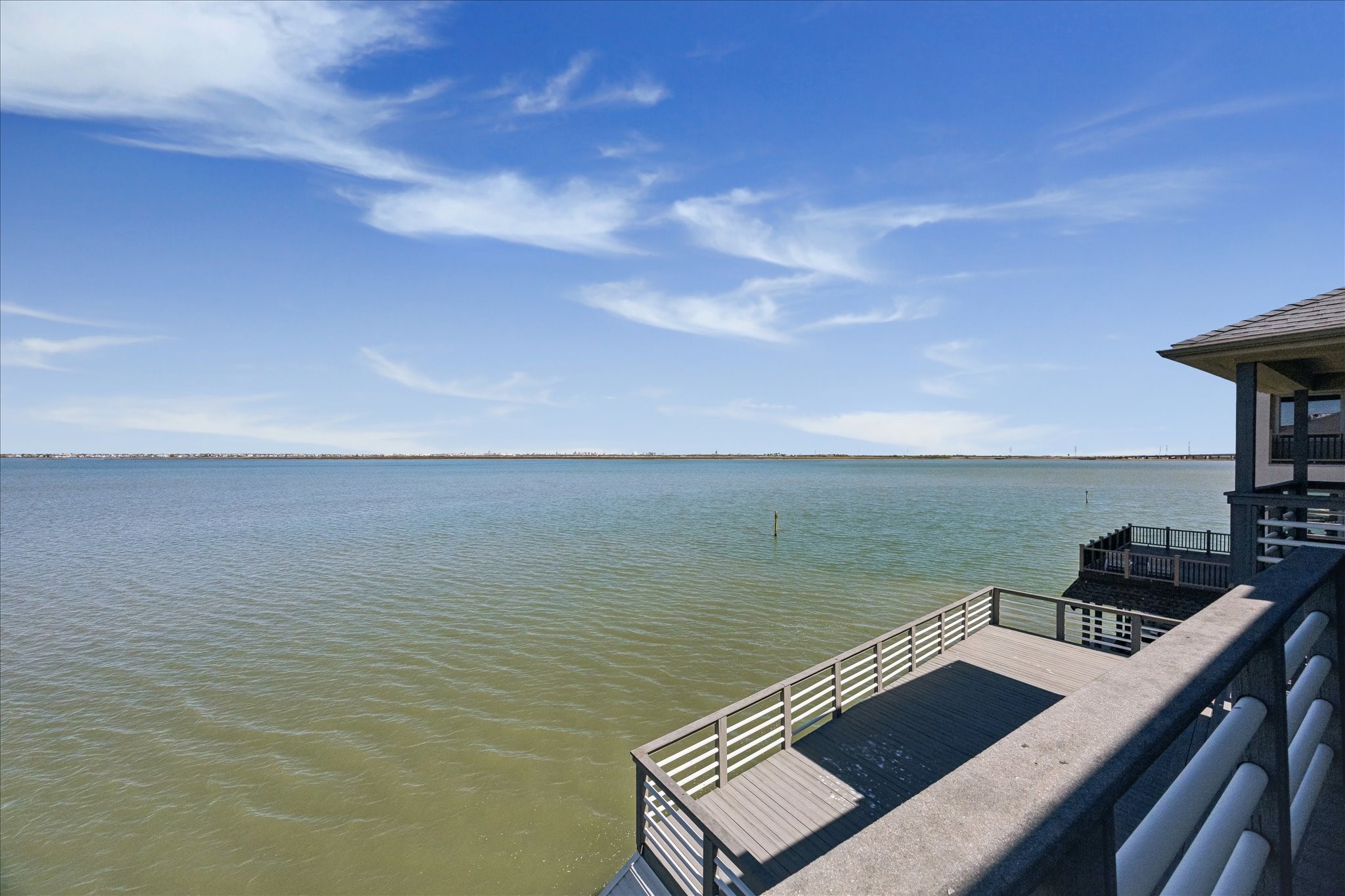 1554 Windsong Way, Tiki Island, TX 77554