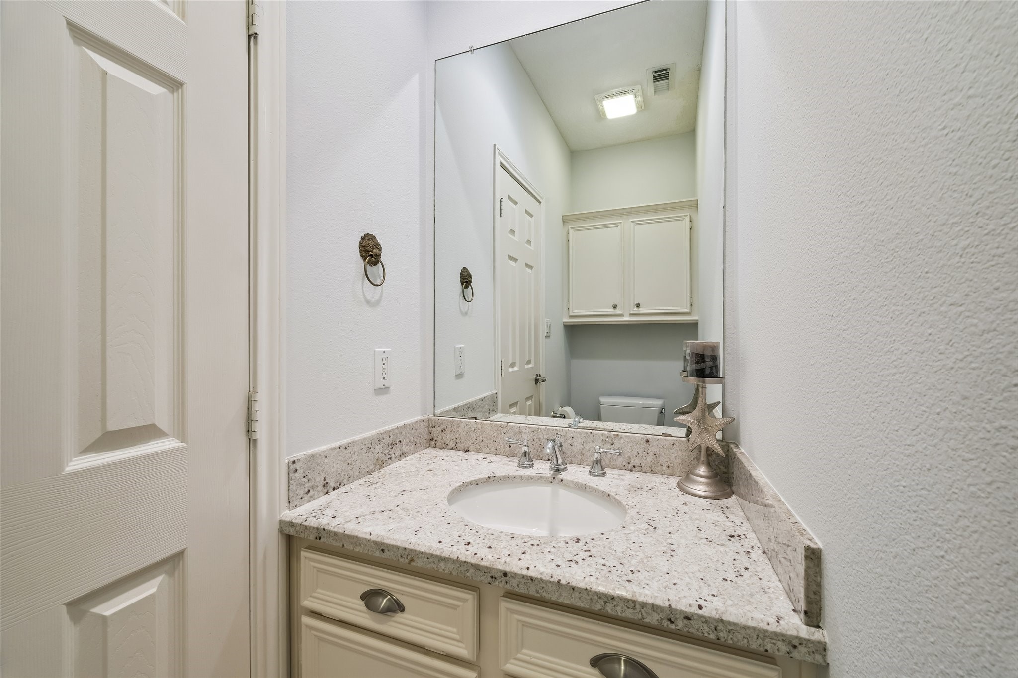 1554 Windsong Way, Tiki Island, TX 77554