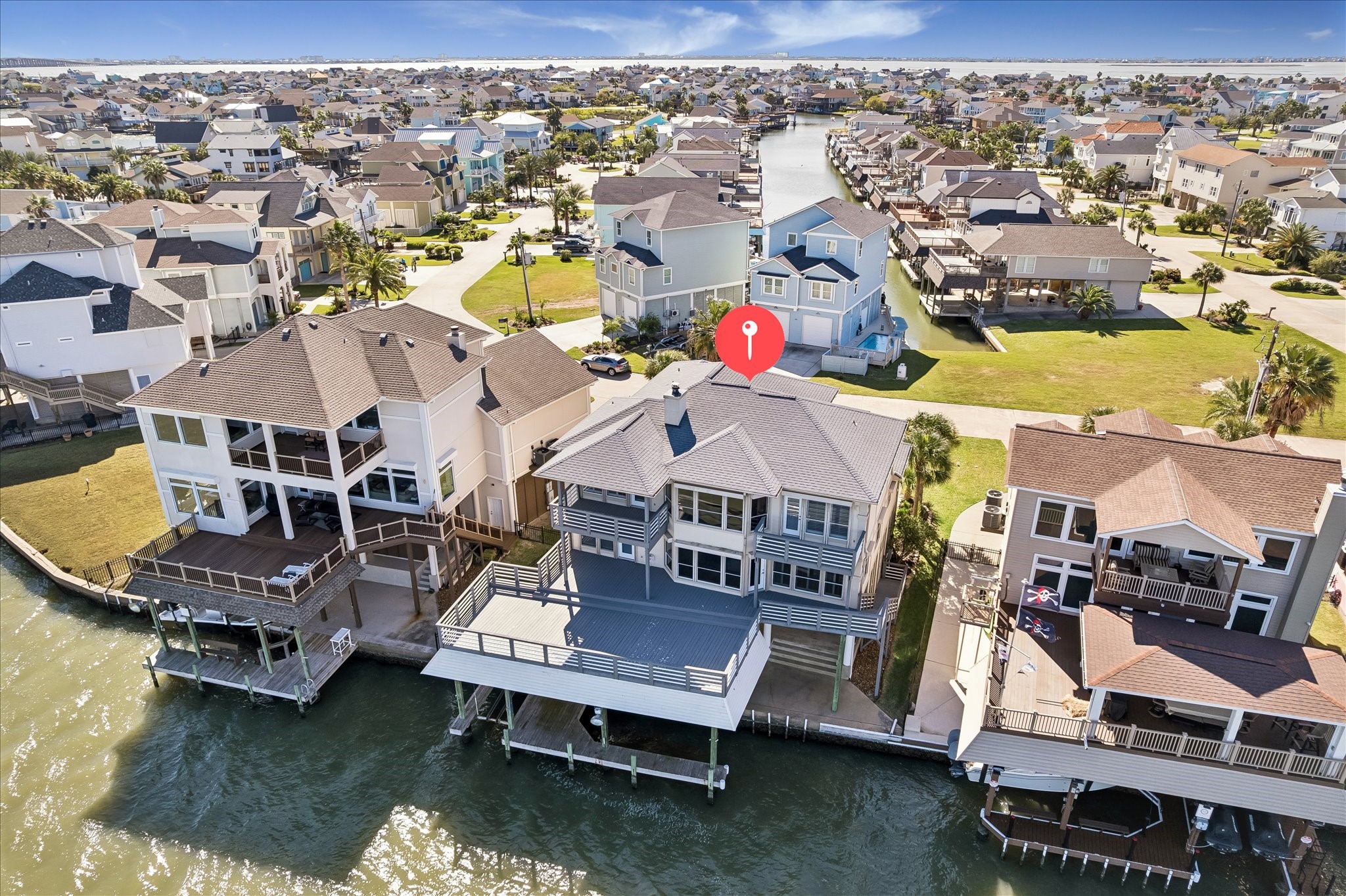 1554 Windsong Way, Tiki Island, TX 77554