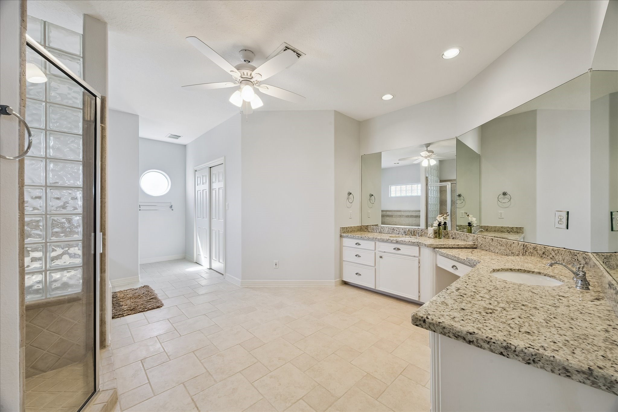 1554 Windsong Way, Tiki Island, TX 77554