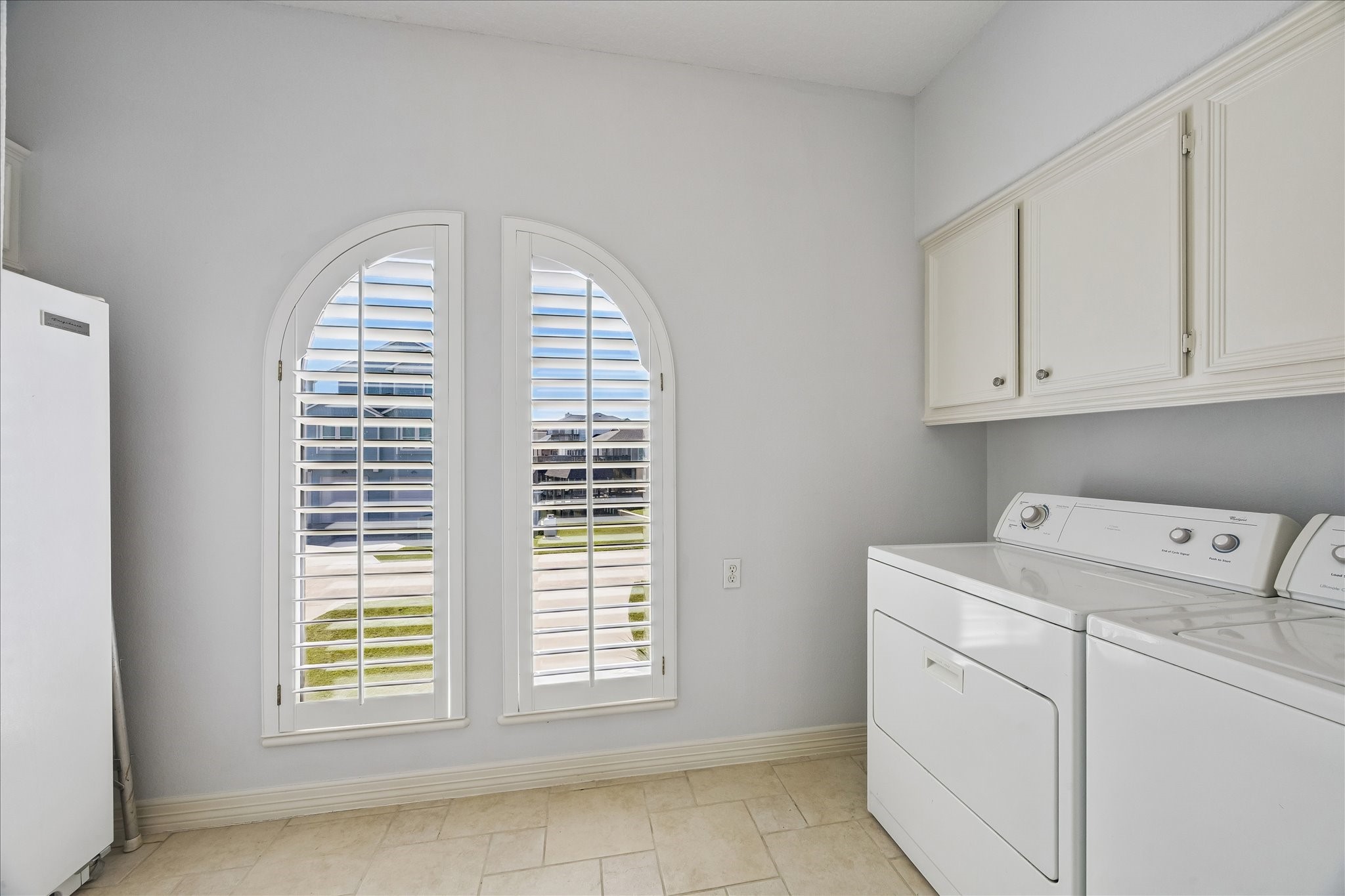 1554 Windsong Way, Tiki Island, TX 77554