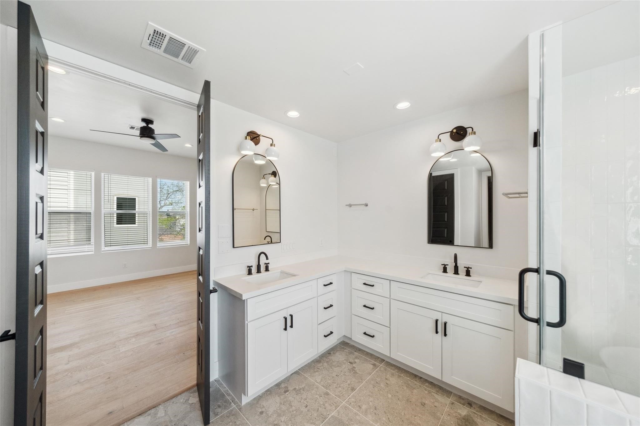 1005 Kern Street, #C, Houston, TX 77009