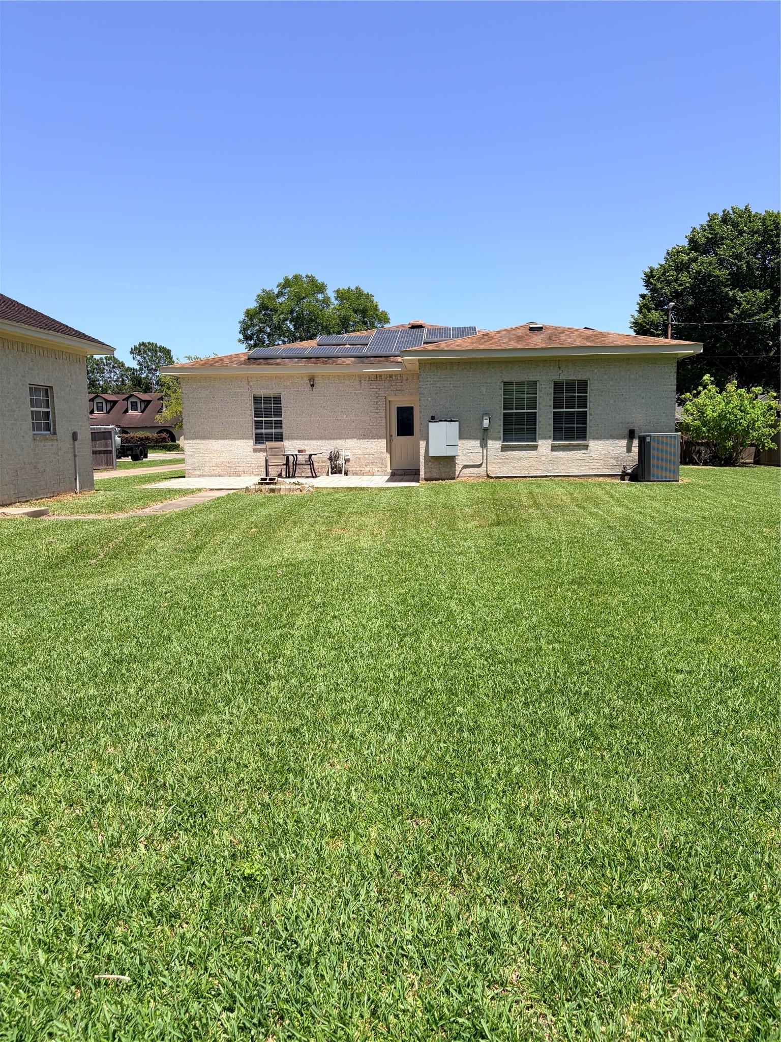 3230 W Meadow Lane, Dickinson, TX 77539