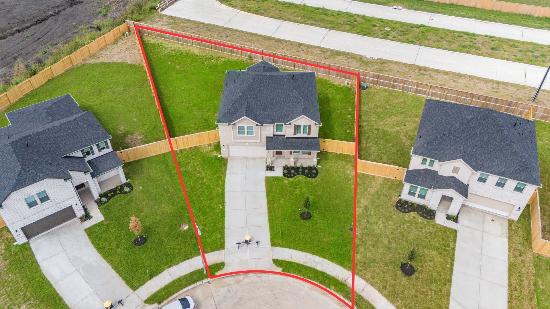 This home sits on a large cul-de-sac lot with NO BACK NEIGHBORS, ample yard space in front and the back, lush landscaping and well-maintained yard!