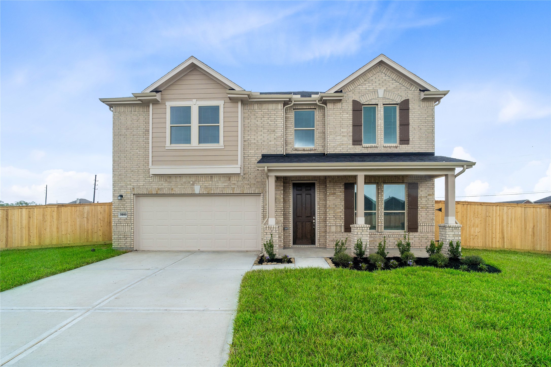 Welcome home to 3203 Isla Samara Drive located in Avellino and zoned to Alvin ISD! Welcome home to 3203 Isla Samara Drive located in Avellino and zoned to Alvin ISD!