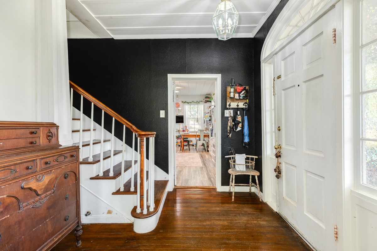 206 S 15th Street, West Columbia, TX 77486