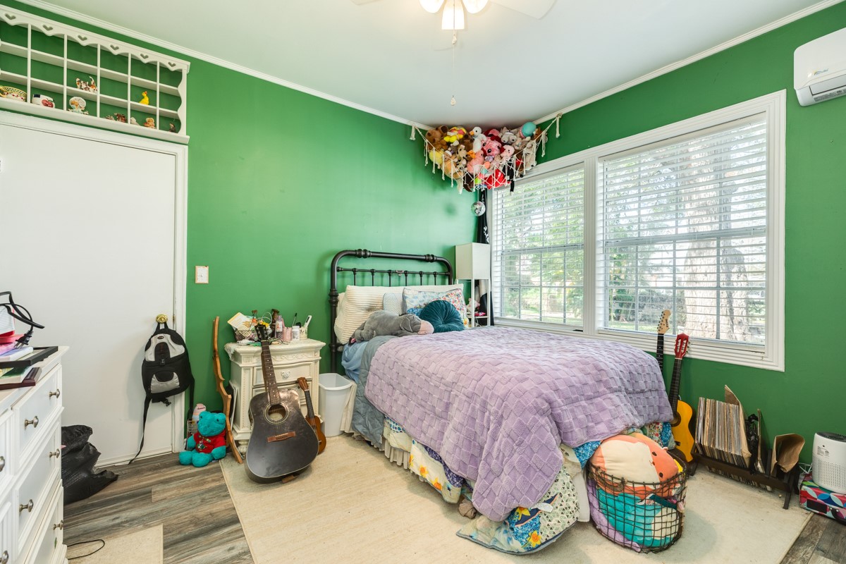 206 S 15th Street, West Columbia, TX 77486