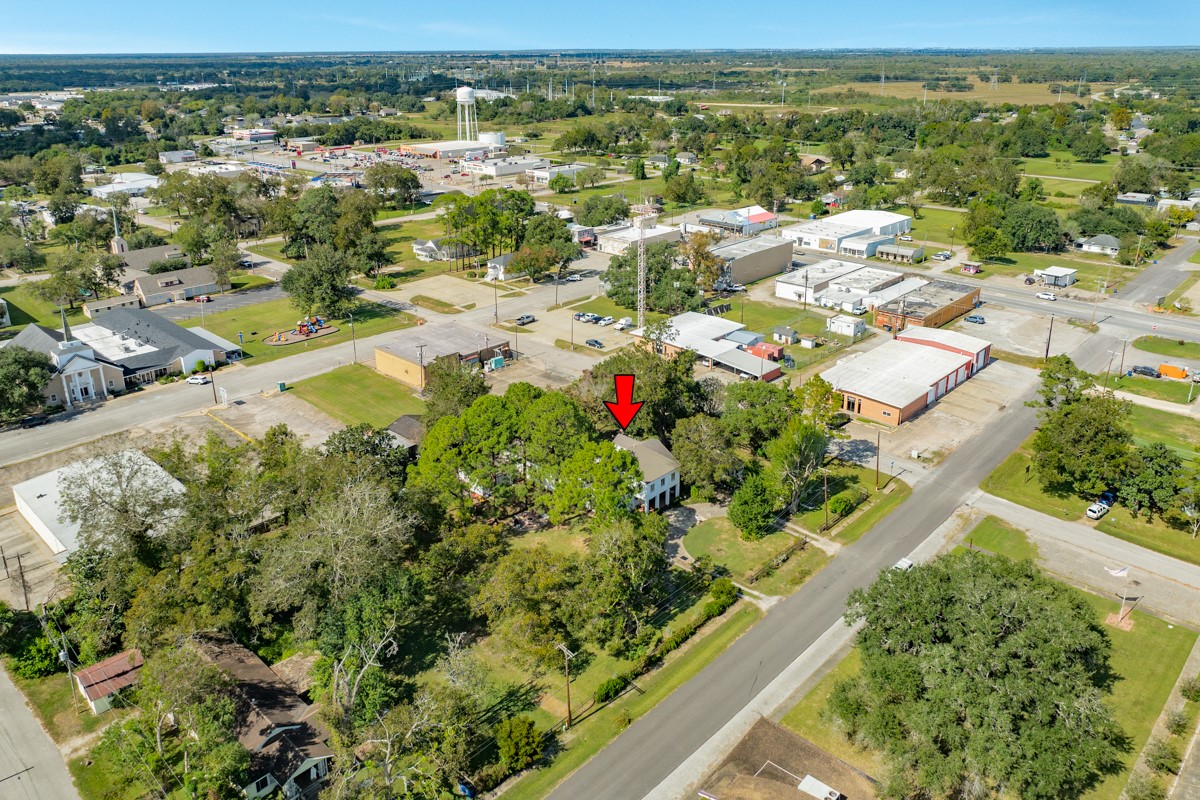 206 S 15th Street, West Columbia, TX 77486