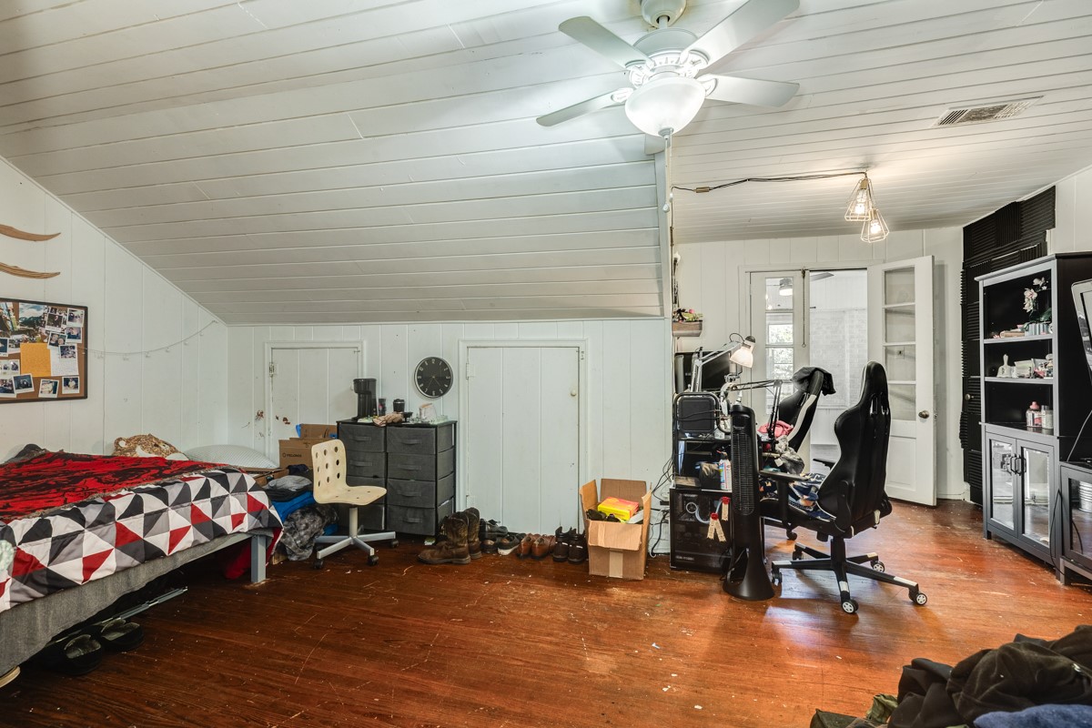 206 S 15th Street, West Columbia, TX 77486