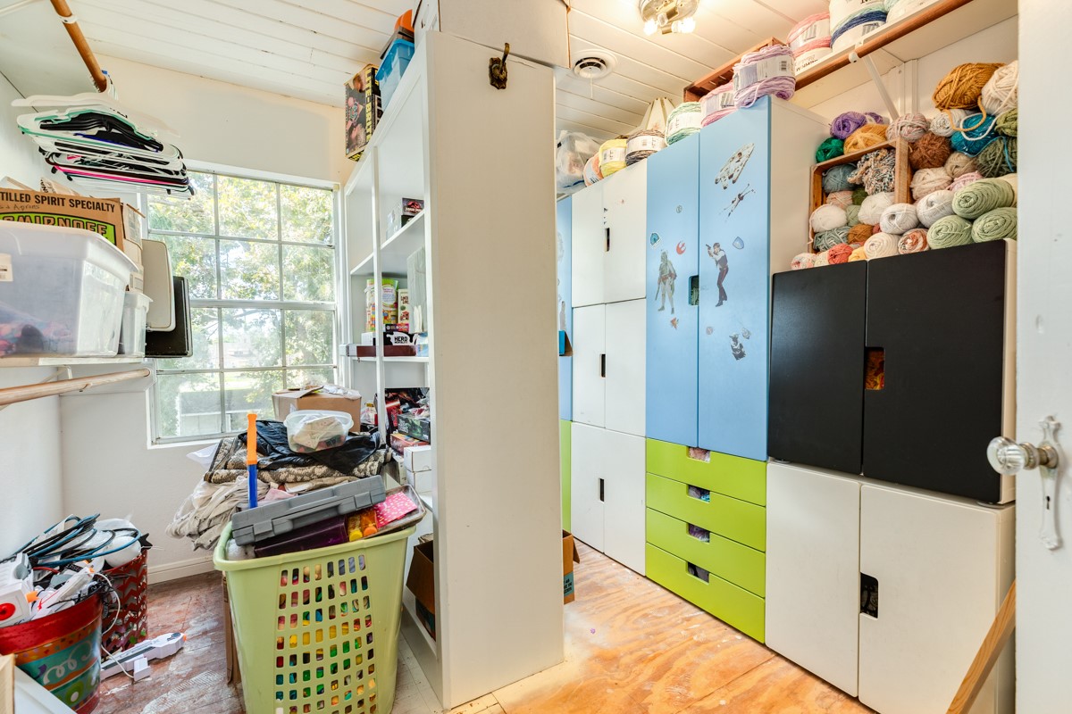 206 S 15th Street, West Columbia, TX 77486