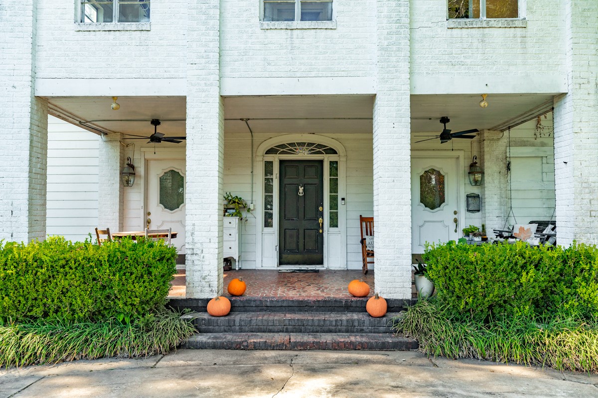 206 S 15th Street, West Columbia, TX 77486