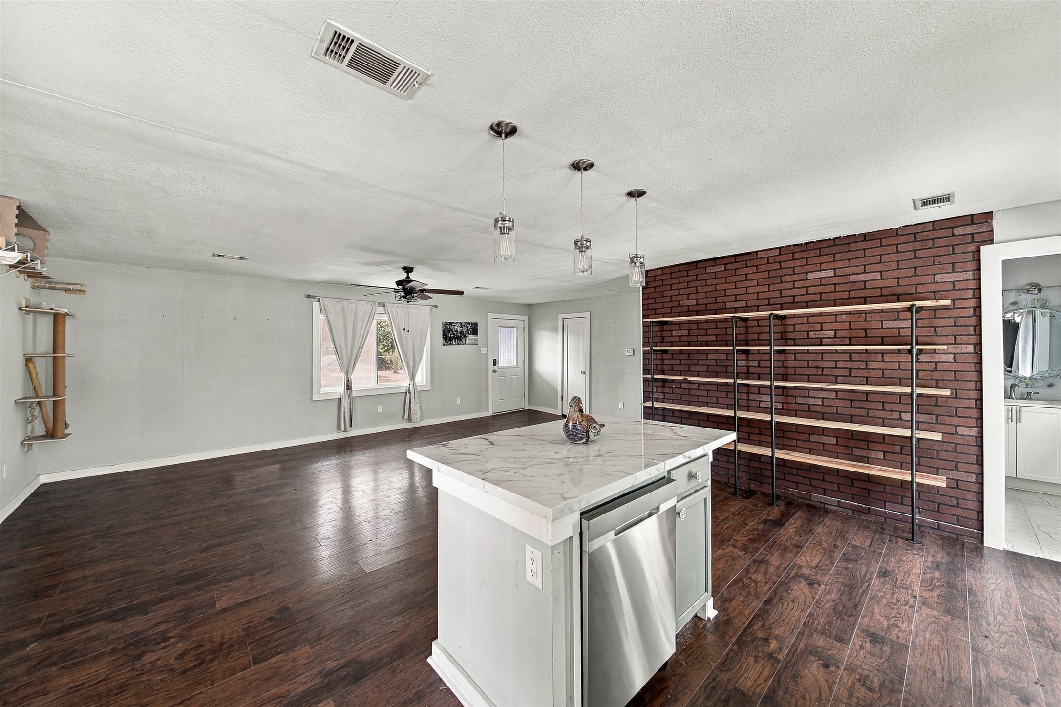 36576 Howell Road, Hempstead, TX 77445